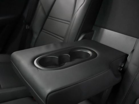 Certified 2025 Porsche Cayenne Coupe image 19