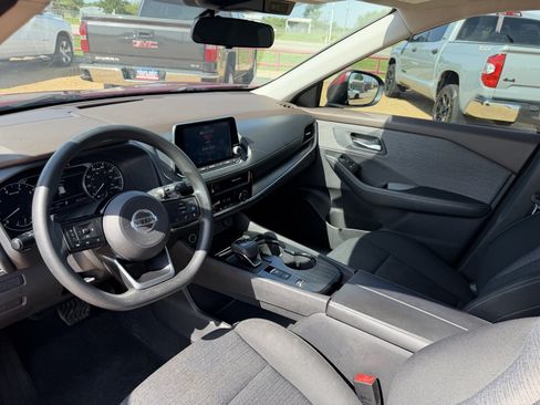 Used 2021 Nissan Rogue SV FWD image 18
