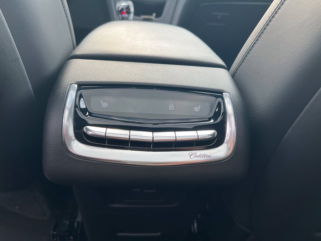 Used 2024 Cadillac XT6 Premium Luxury w/ Technology Package AWD/4WD image 21