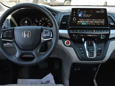 Used 2026 Honda Odyssey EX-L image 9