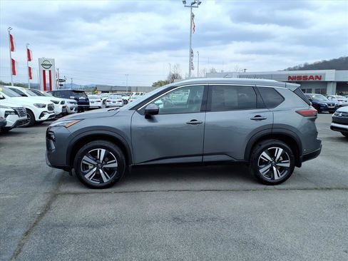 Certified 2024 Nissan Rogue SL image 2