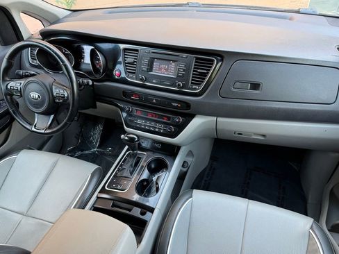 Used 2016 Kia Sedona EX FWD image 25