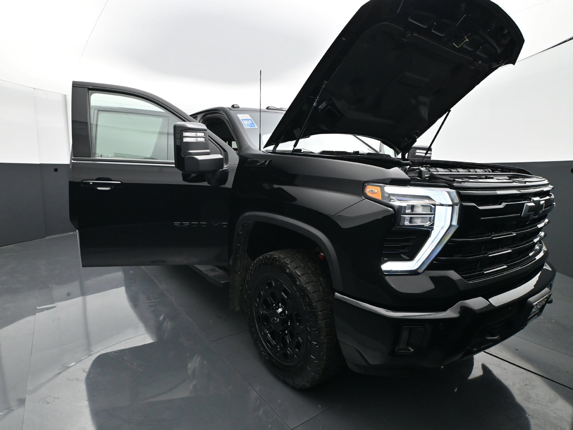 Used 2024 Chevrolet Silverado 2500 LTZ w/ LTZ Plus Package AWD/4WD image 38