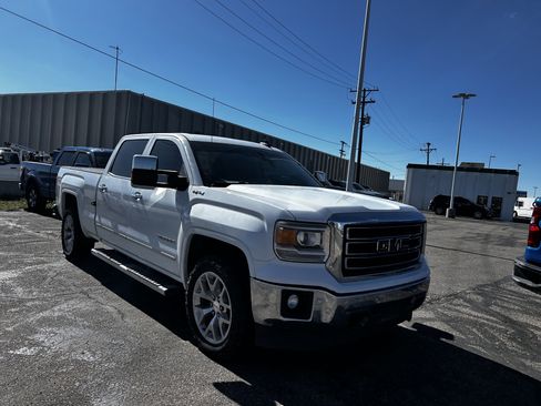 Used 2015 GMC Sierra 1500 SLT w/ SLT Crew Cab Value Package AWD/4WD image 7