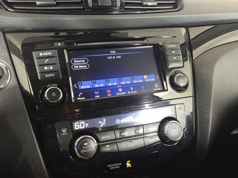 Used 2021 Nissan Rogue Sport SV AWD/4WD image 17