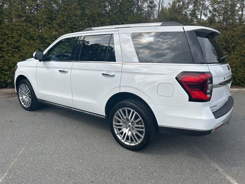 Used 2023 Ford Expedition Limited image 5