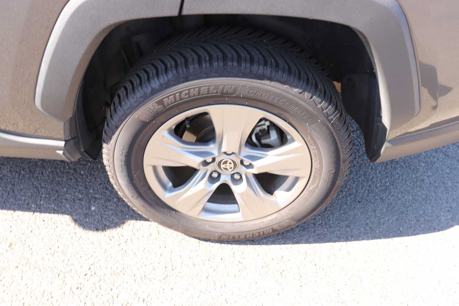 Used 2023 Toyota RAV4 XLE w/ Convenience Package AWD/4WD image 9