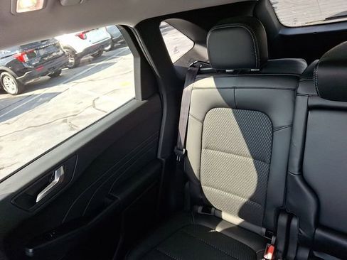 New 2025 Ford Escape SE image 12