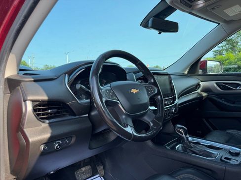 Used 2021 Chevrolet Traverse LT AWD/4WD image 14