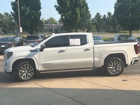 Used 2024 GMC Sierra 1500 Denali w/ Denali Reserve Package AWD/4WD image 4