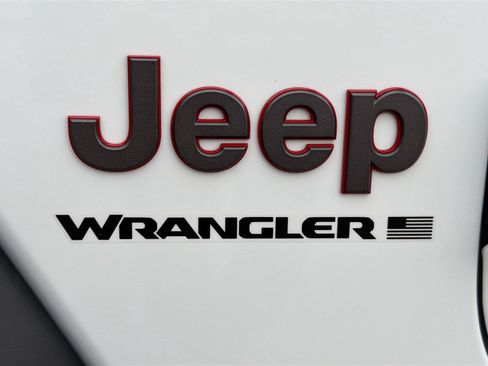 Used 2024 Jeep Wrangler Unlimited Rubicon AWD/4WD image 12