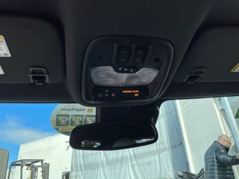 Used 2023 Chevrolet TrailBlazer RS w/ Sun and Liftgate Package image 19