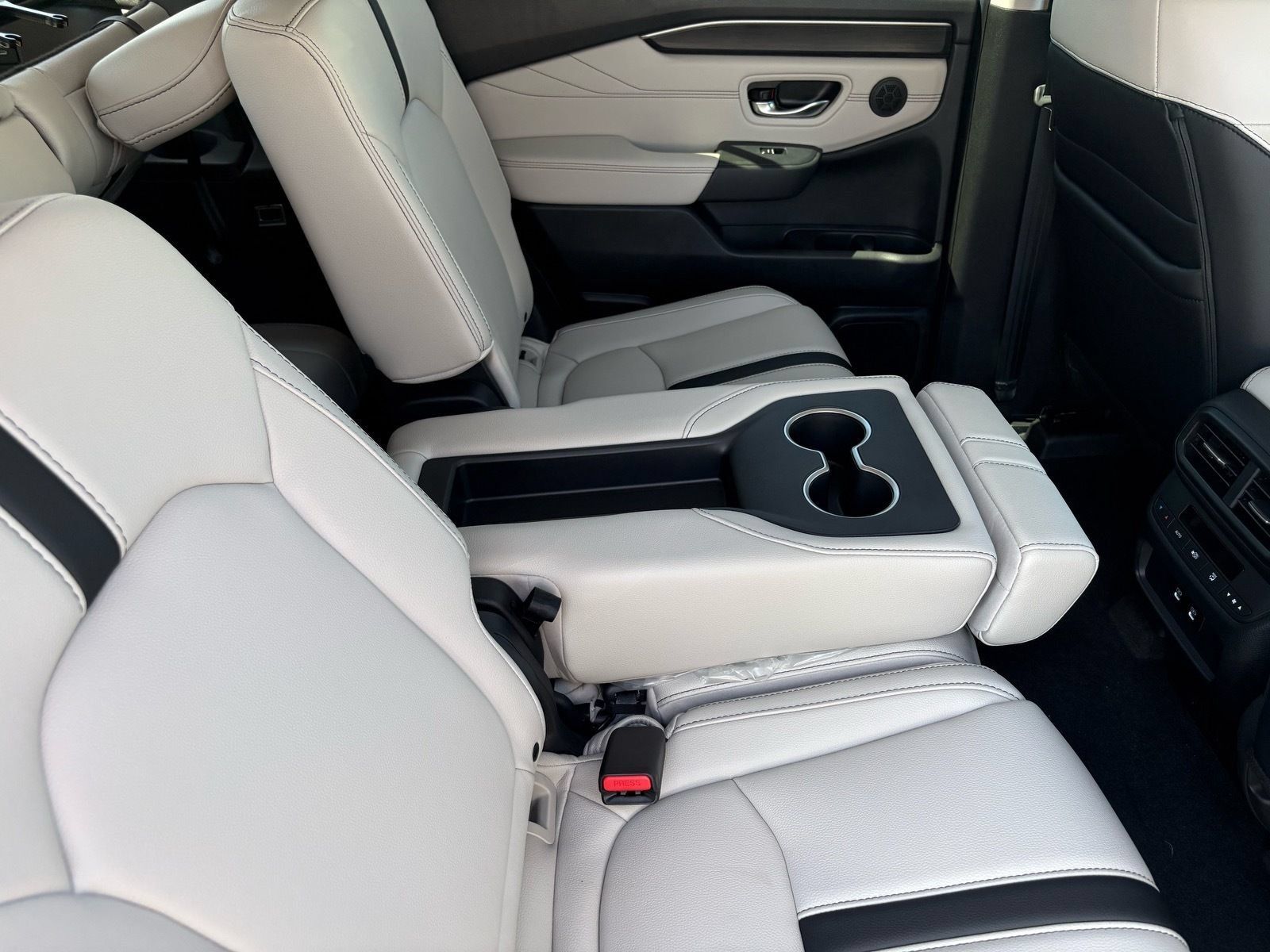 New 2026 Honda Pilot Touring image 17