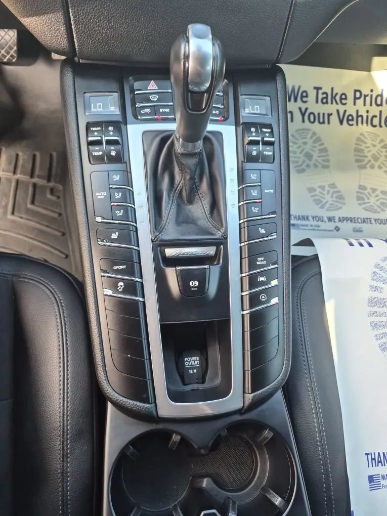 Used 2018 Porsche Macan Sport Edition AWD/4WD image 4