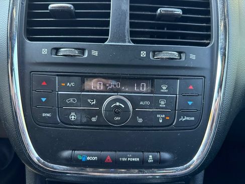 Used 2019 Dodge Grand Caravan GT FWD image 19