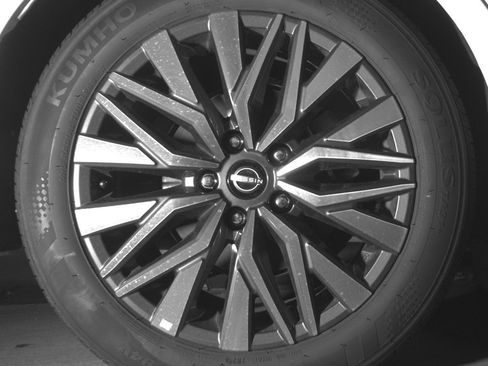 Used 2025 Nissan Altima 2.5 SV FWD image 15