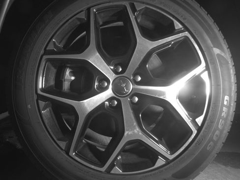 Used 2025 Jeep Compass Limited image 12