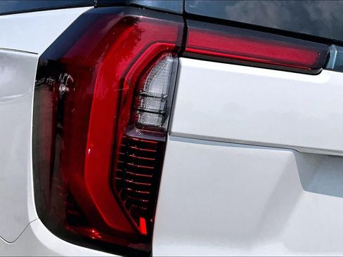Used 2025 GMC Yukon XL Denali Ultimate AWD/4WD image 29