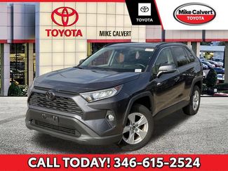 Used 2019 Toyota RAV4 XLE w/ Convenience Package AWD/4WD video 1