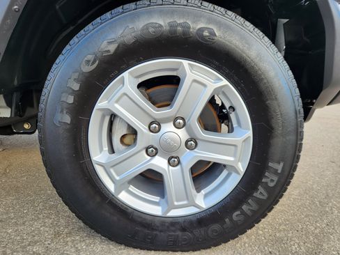 Used 2021 Jeep Wrangler Unlimited Sport image 19