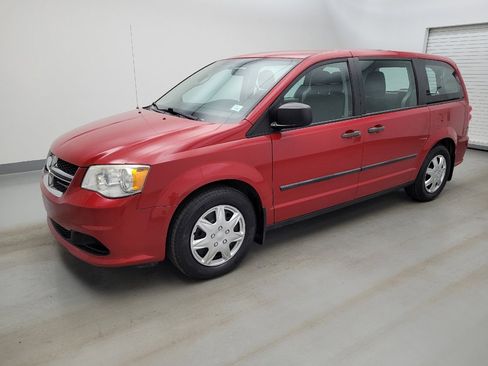 Used 2015 Dodge Grand Caravan American Value Package FWD image 2