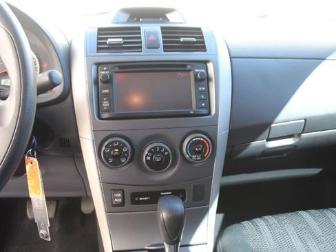 Used 2013 Toyota Corolla S image 21