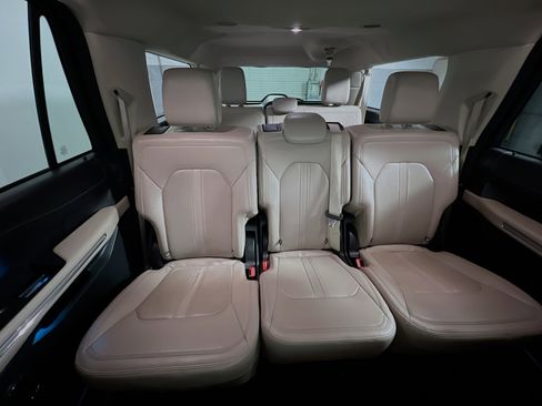 Used 2024 Ford Expedition Max Limited image 33