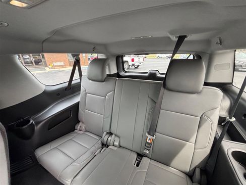 Used 2019 Chevrolet Suburban LT w/ Luxury Package image 19