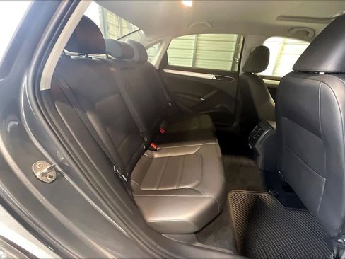 Used 2019 Volkswagen Passat 2.0T Wolfsburg image 28