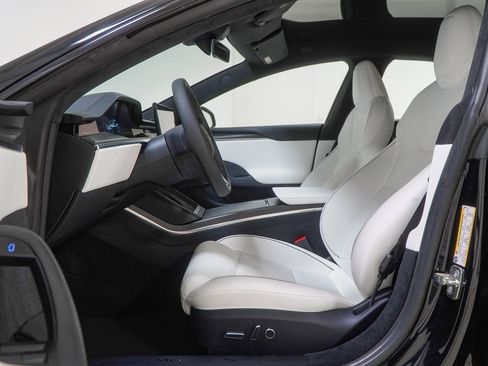 Used 2023 Tesla Model S Plaid image 22