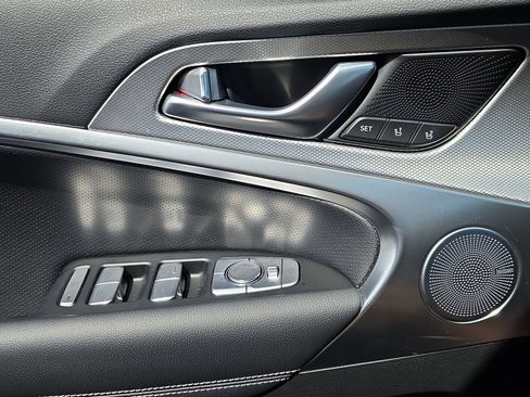 Certified 2026 Genesis G70 2.5T Prestige RWD image 27