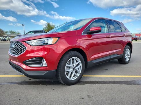 Used 2024 Ford Edge SEL w/ Convenience Package AWD/4WD image 2