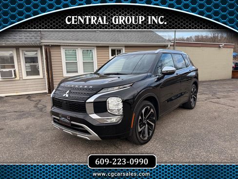 Used 2022 Mitsubishi Outlander SEL image 1