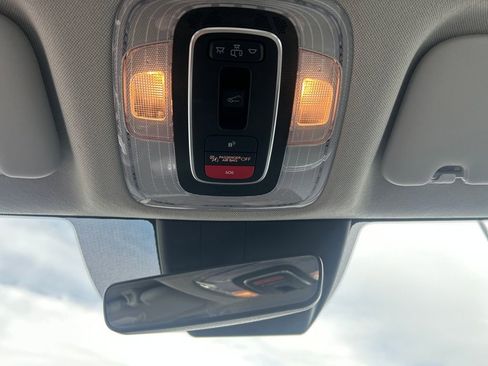 Used 2025 Hyundai Elantra Limited FWD image 21