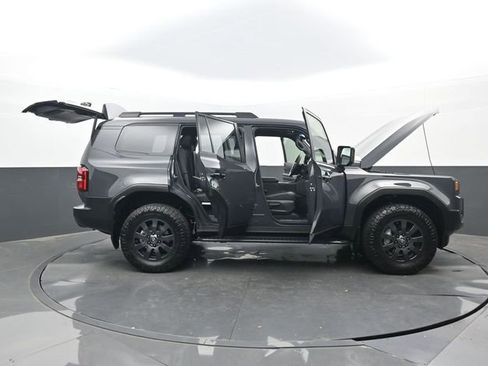 Used 2024 Toyota Land Cruiser image 33