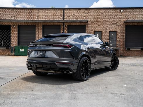 Used 2020 Lamborghini Urus AWD/4WD image 3