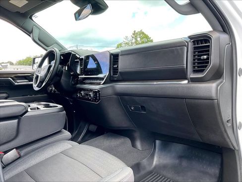 Used 2024 Chevrolet Silverado 1500 LT AWD/4WD image 14