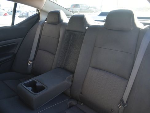 Used 2022 Nissan Altima 2.5 S FWD image 10