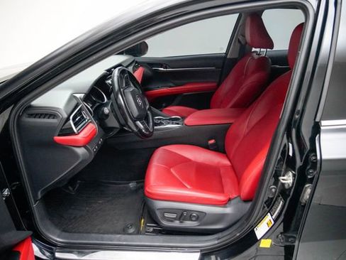Used 2019 Toyota Camry XSE FWD image 23