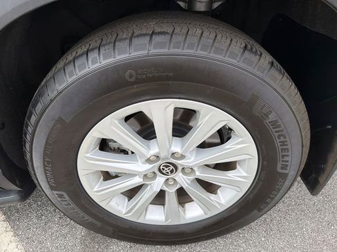 Used 2024 Toyota Grand Highlander XLE image 20