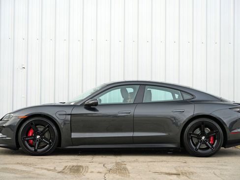 Used 2025 Porsche Taycan 4S w/ Premium Package image 9