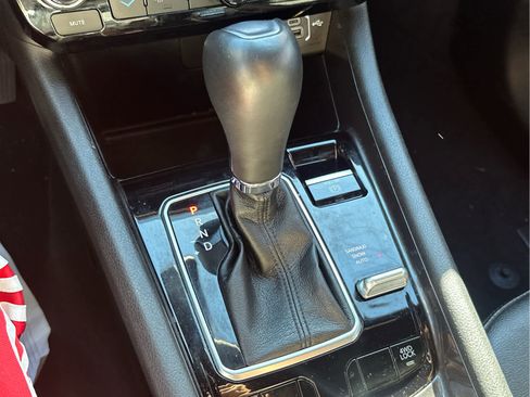 Used 2024 Jeep Compass Latitude image 35