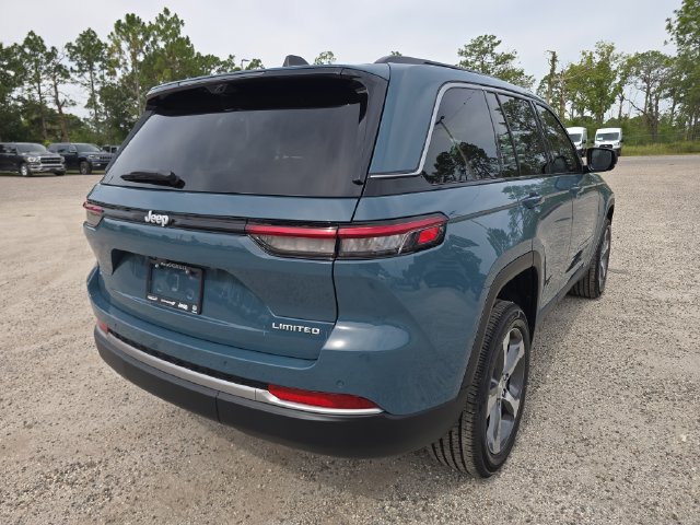 New 2026 Jeep Grand Cherokee Limited w/ Luxury Tech Group II RWD image 4