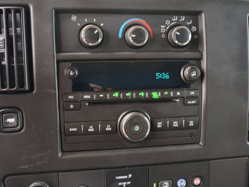 Used 2018 Chevrolet Express 3500 LT w/ LT Preferred Equipment Group RWD image 30