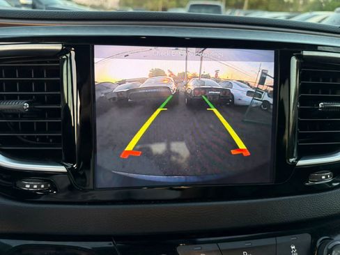 Used 2018 Chrysler Pacifica Touring-L Plus image 15