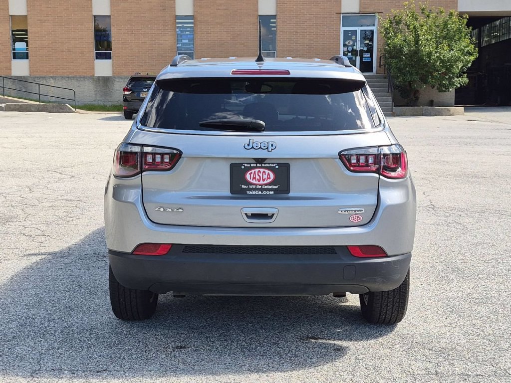Used 2023 Jeep Compass Latitude AWD/4WD image 4