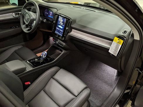 New 2026 Volvo XC40 B5 Plus w/ Protection Package Premier image 21