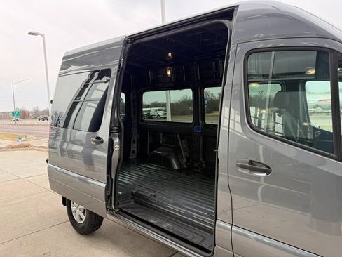 Used 2023 Mercedes-Benz Sprinter 2500 image 18