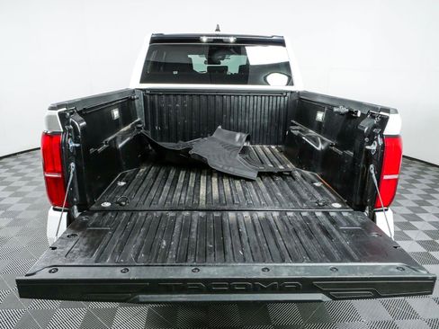 Used 2025 Toyota Tacoma SR AWD/4WD image 27