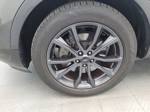 Used 2018 Ford Explorer XLT w/ Equipment Group 202A AWD/4WD image 31